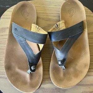 OluKai leather sandals size 6